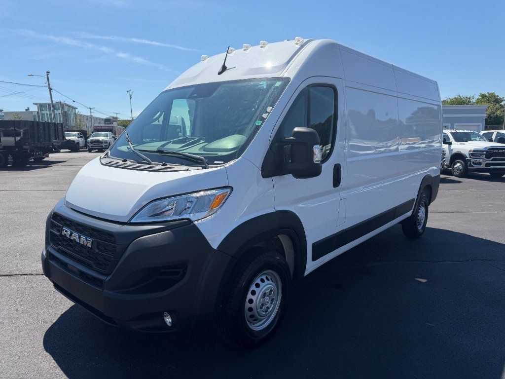 Used 2025 RAM ProMaster 3500 w/ Convenience Group FWD image 4