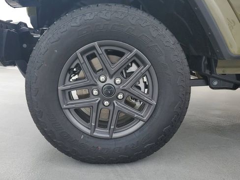 New 2026 Jeep Gladiator Sport image 7