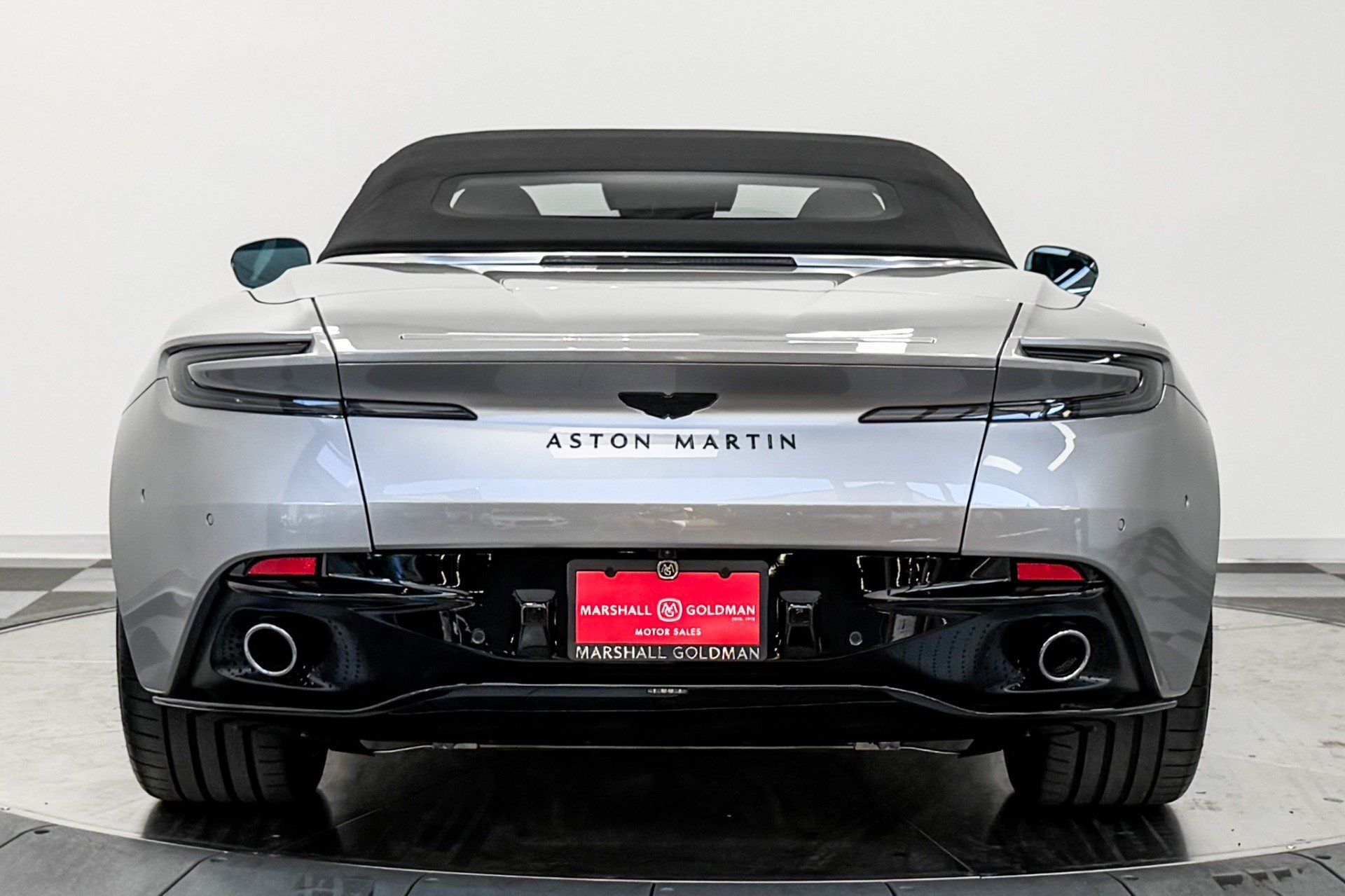 Used 2025 Aston Martin DB12 Convertible RWD image 43