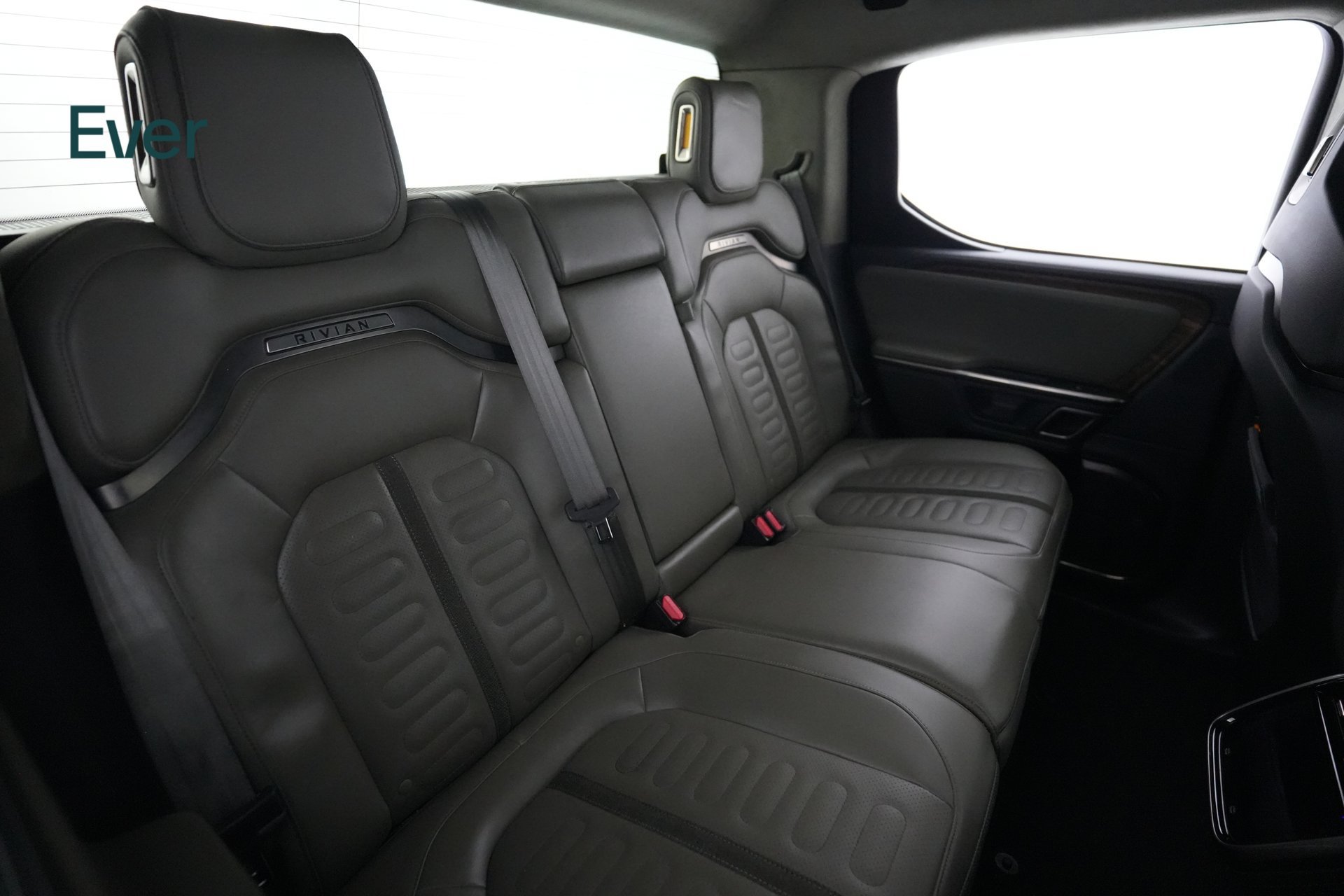 Used 2023 Rivian R1T Adventure Dual AWD/4WD image 5