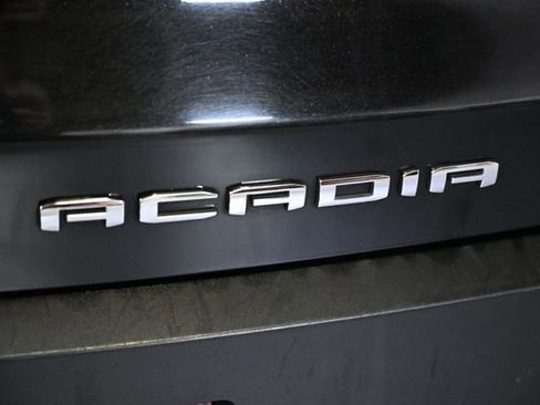 Used 2023 GMC Acadia SLT image 10
