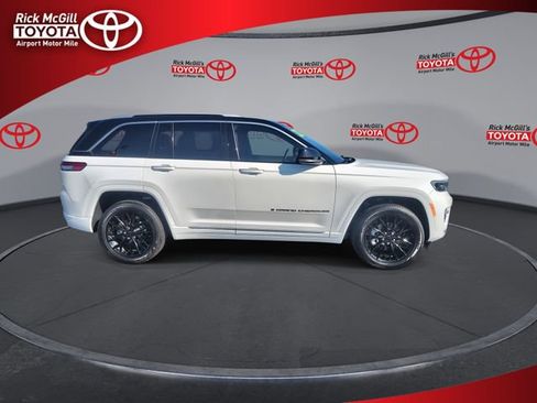 Used 2022 Jeep Grand Cherokee Summit w/ Luxury Tech Group V RWD image 9