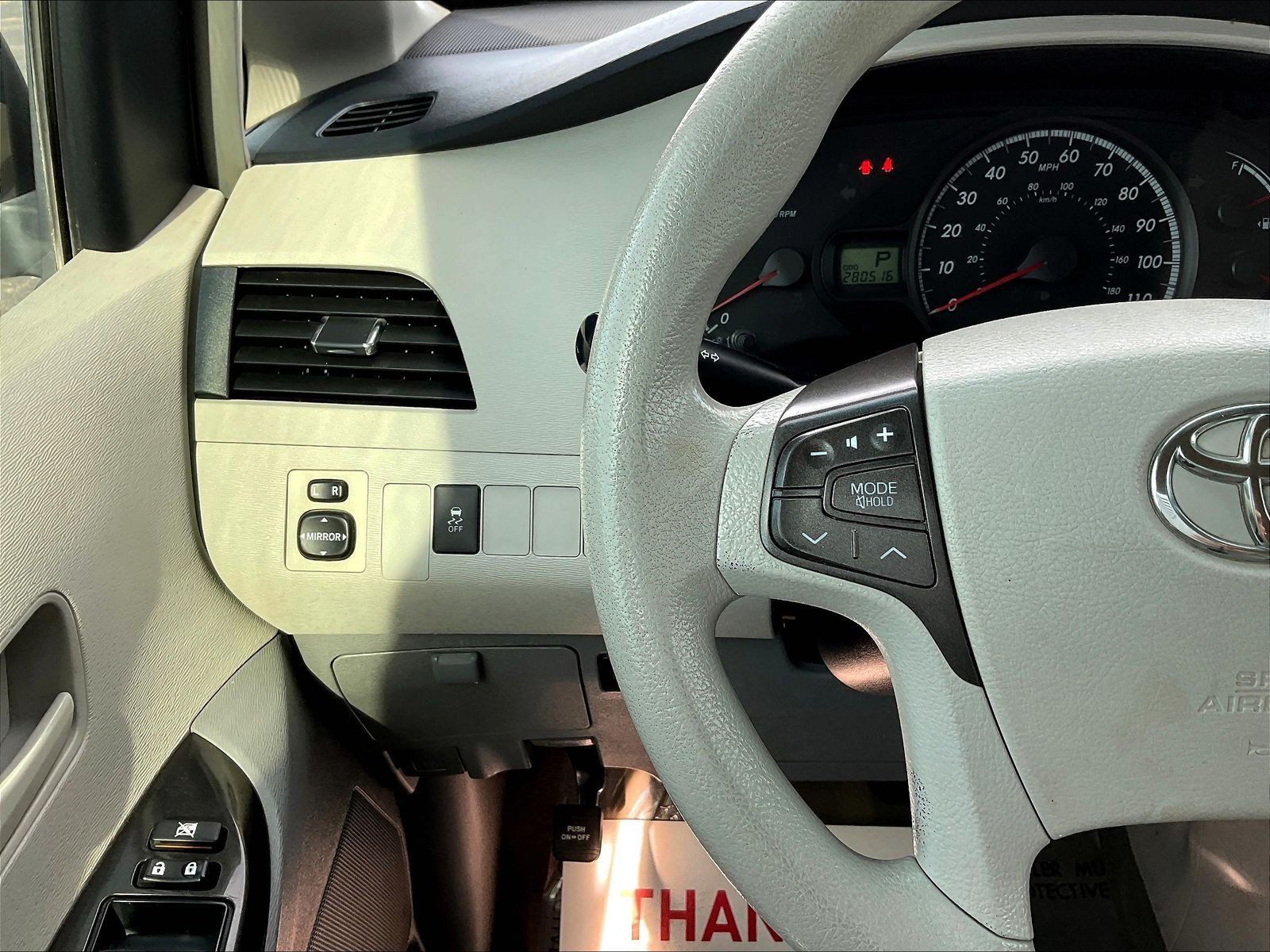 Used 2013 Toyota Sienna LE FWD image 12