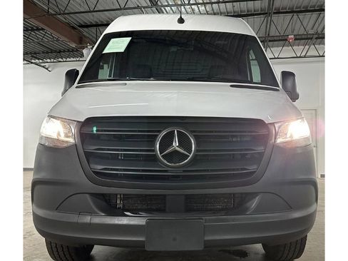 Used 2024 Mercedes-Benz Sprinter 2500 image 4