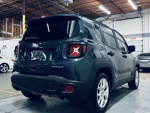 Used 2020 Jeep Renegade Sport w/ UConnect 7.0 Group FWD image 8