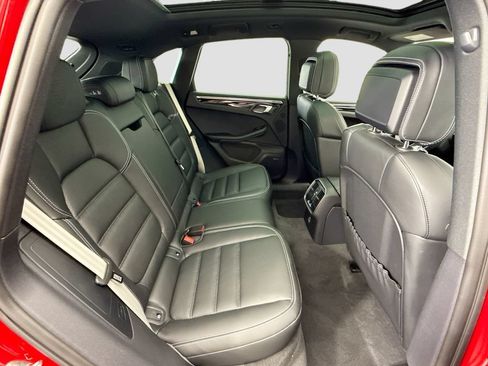 Used 2026 Porsche Macan AWD/4WD image 23