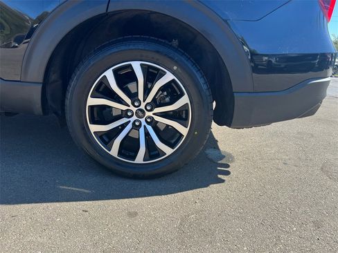 Used 2023 Ford Explorer ST image 42