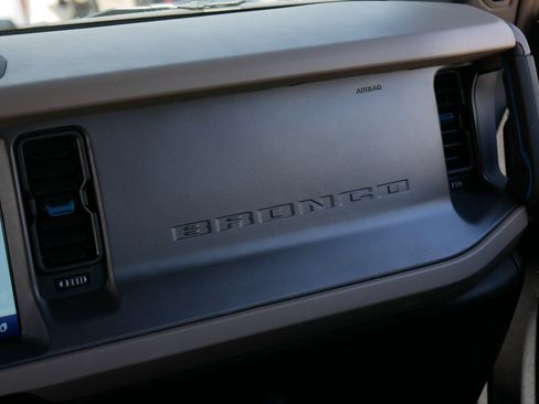 Used 2024 Ford Bronco Wildtrak AWD/4WD image 33
