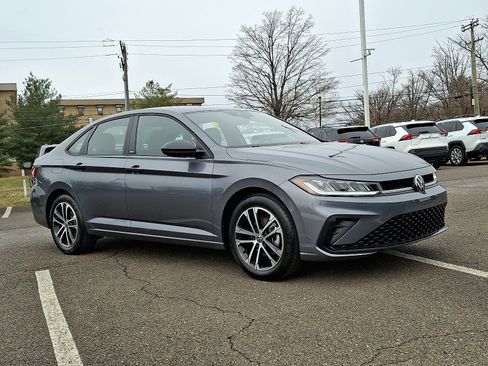 Used 2025 Volkswagen Jetta Sport image 1