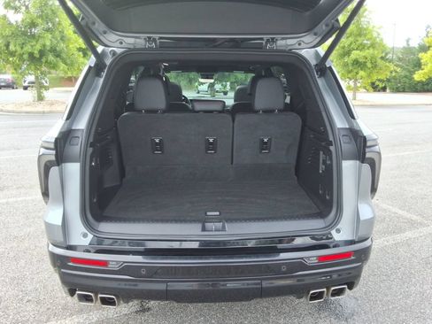 Certified 2025 Chevrolet Traverse RS FWD image 16