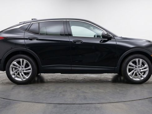 Used 2025 Buick Envista Sport Touring FWD image 11
