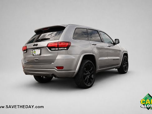 Used 2020 Jeep Grand Cherokee Altitude RWD image 8