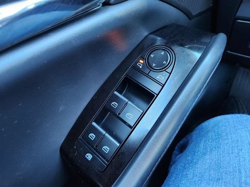 Used 2022 MAZDA MAZDA3 s FWD image 24