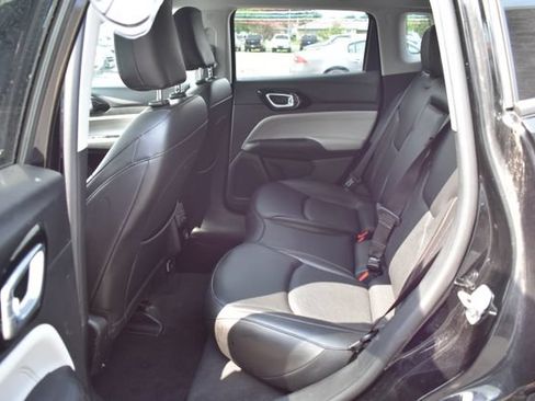 Used 2022 Jeep Compass Limited AWD/4WD image 29