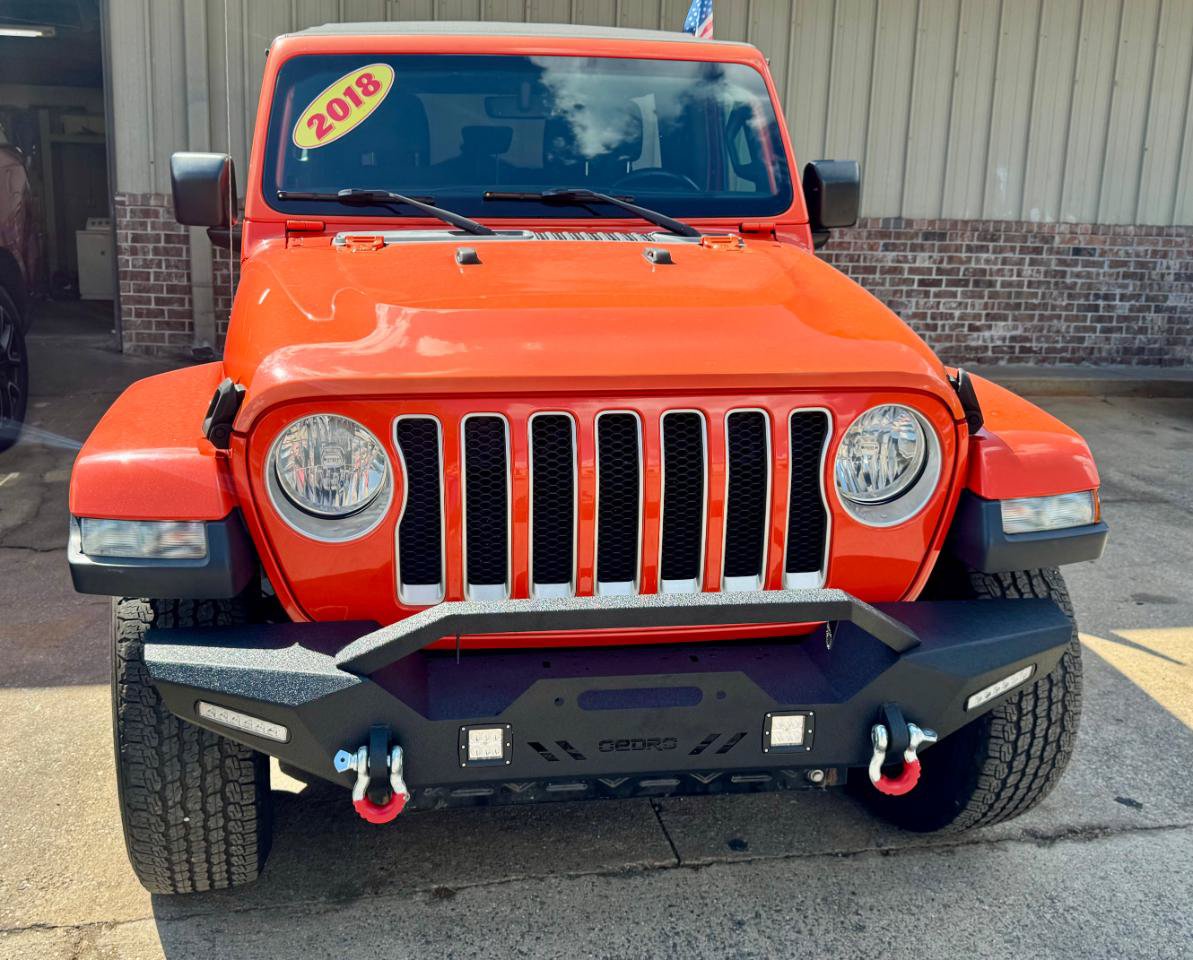 Used 2018 Jeep Wrangler Unlimited Sahara AWD/4WD image 3