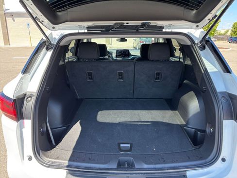 Used 2025 Chevrolet Blazer LT FWD image 32