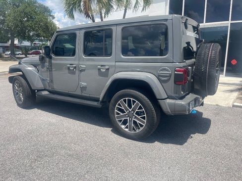 Used 2023 Jeep Wrangler Unlimited Sahara AWD/4WD image 9
