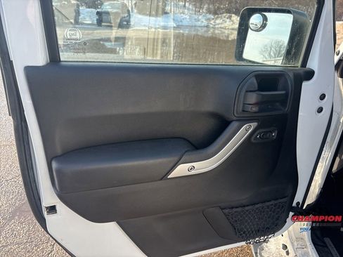 Used 2015 Jeep Wrangler Unlimited Sahara w/ Dual Top Group image 14