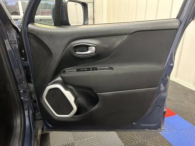 Used 2021 Jeep Renegade Latitude AWD/4WD image 20