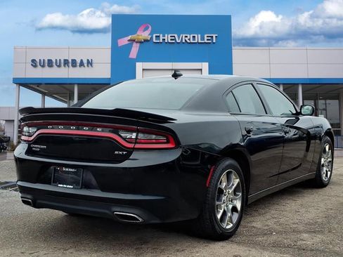 Used 2017 Dodge Charger SXT image 4