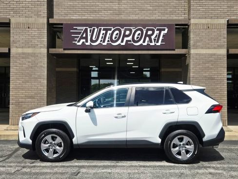 Used 2023 Toyota RAV4 XLE w/ Convenience Package AWD/4WD image 5