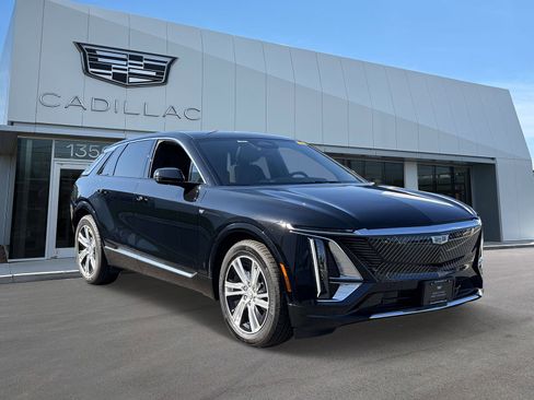 Used 2024 Cadillac Lyriq Tech RWD image 2