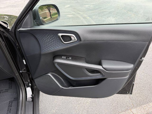 Certified 2025 Kia Soul EX FWD image 32