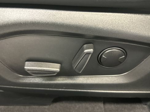 Certified 2022 Ford Explorer XLT w/ Equipment Group 202A image 24