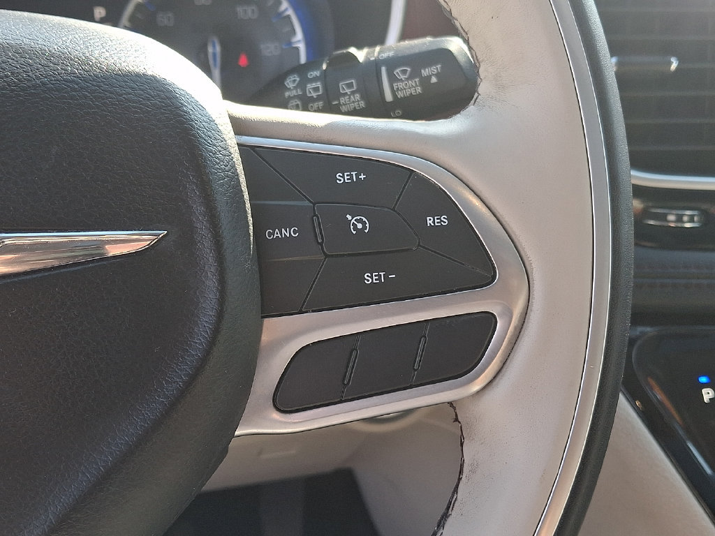 Certified 2020 Chrysler Pacifica Limited FWD image 23