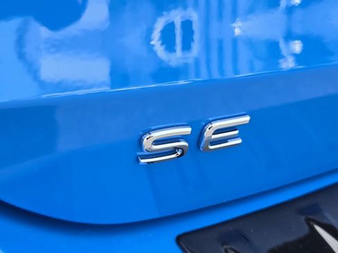 New 2026 Volkswagen Taos SE FWD image 13