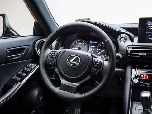 Used 2025 Lexus IS 300 F Sport image 16