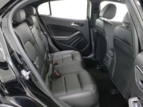 Used 2019 Mercedes-Benz GLA 250 image 43