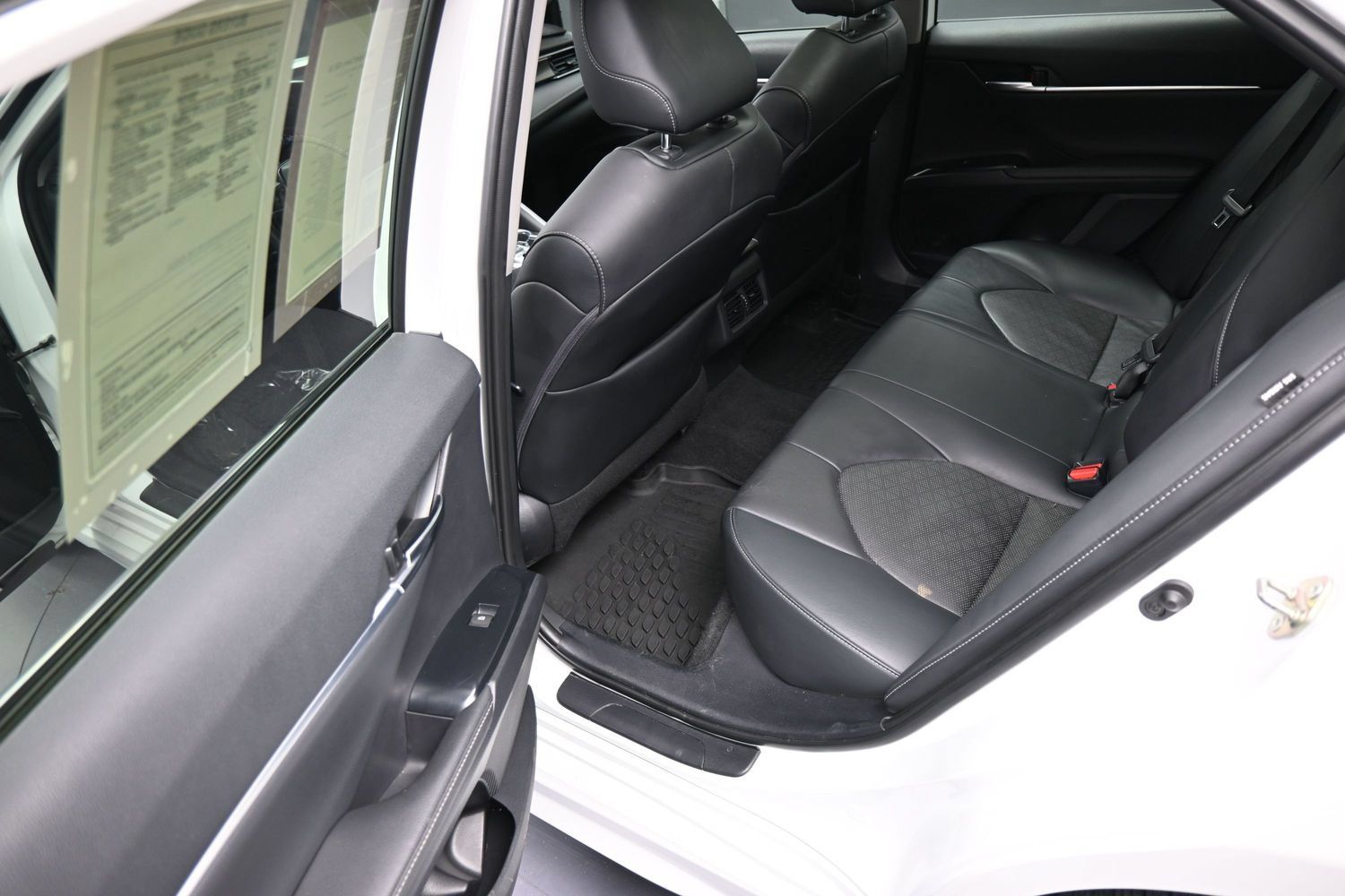 Used 2020 Toyota Camry XSE FWD image 18