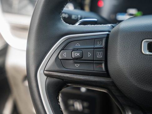 Used 2022 Jeep Grand Cherokee Limited 4xe image 38