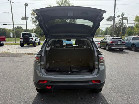 Used 2022 Jeep Compass Trailhawk w/ Trailhawk Elite Group image 30