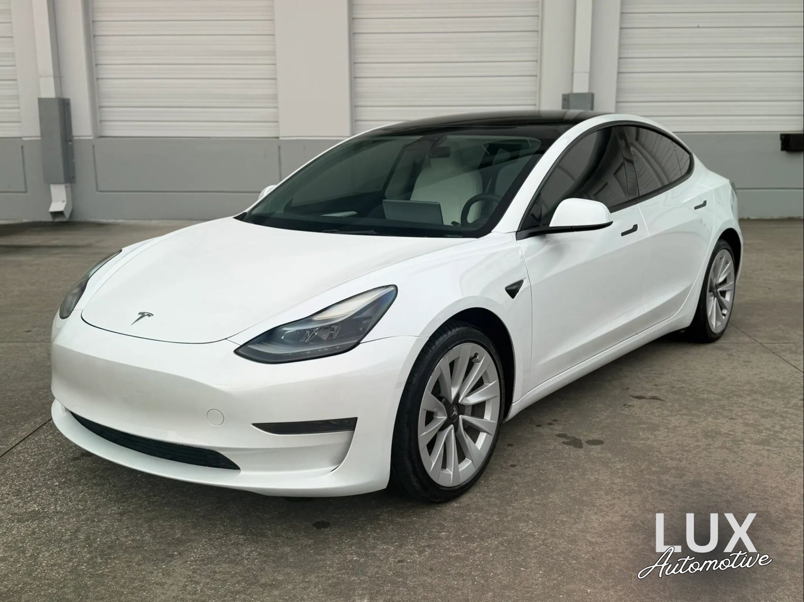 Used 2023 Tesla Model 3 Standard Range RWD image 1
