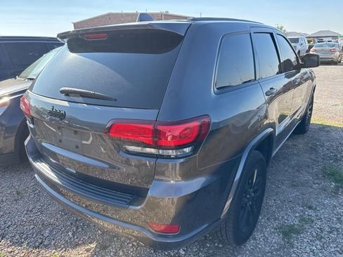 Used 2020 Jeep Grand Cherokee Altitude image 4