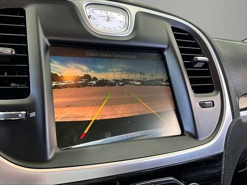 Used 2016 Chrysler 300 Limited RWD image 13