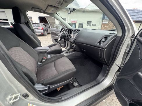 Used 2019 Mitsubishi Outlander Sport SE FWD image 49