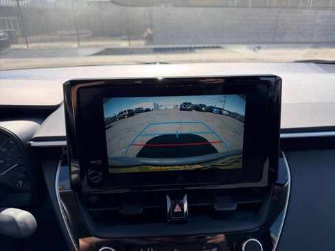 Used 2025 Toyota Corolla LE FWD image 22
