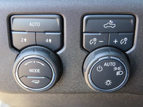 Certified 2023 Chevrolet Silverado 1500 LT AWD/4WD image 13