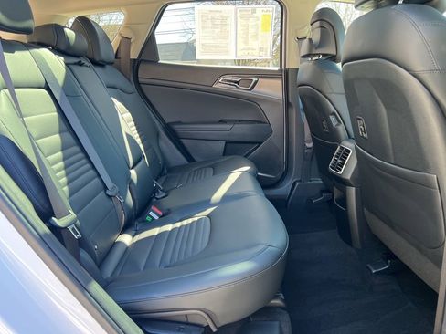 Certified 2025 Kia Sportage SX image 27