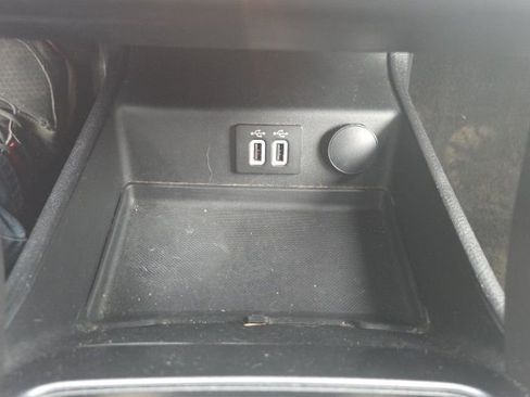 Used 2020 Ford Fusion SE FWD image 29