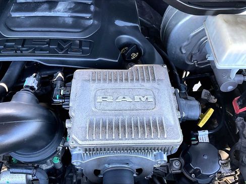 Used 2019 RAM 1500 Limited image 32