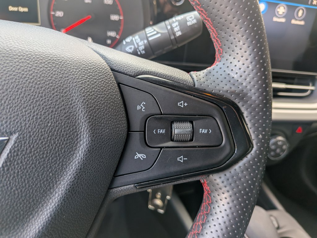 Used 2024 Chevrolet Trax RS w/ Driver Confidence Package FWD image 23