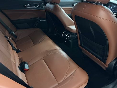 Used 2020 Alfa Romeo Giulia RWD image 32
