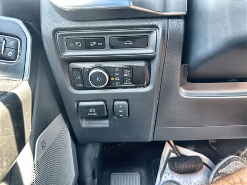 Used 2023 Ford F150 Lariat w/ Equipment Group 502A High image 17