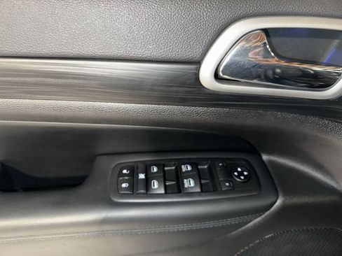 Used 2021 Jeep Grand Cherokee Laredo X image 20