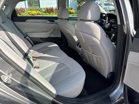 Used 2019 Hyundai Sonata SEL w/ Tech Package 02 FWD image 14