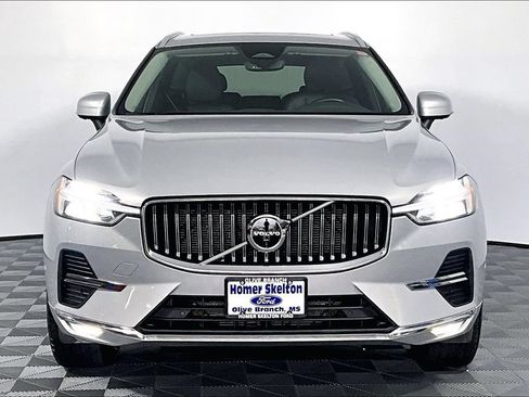 Used 2023 Volvo XC60 B5 Plus AWD/4WD image 3